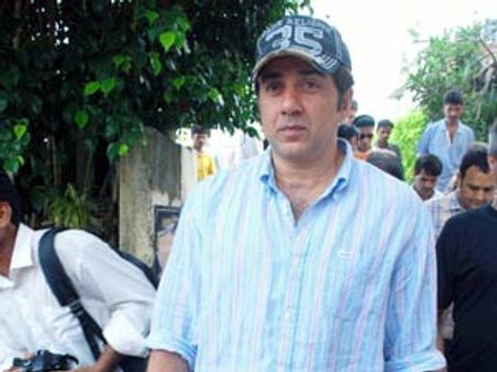 Sunny Deol talks about the hype over 100 crore club