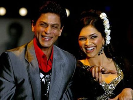 Shahrukh Khan comes to Deepika Padukone's rescue