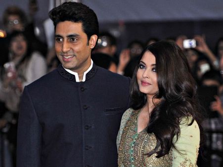 Pictures: Abhishek Bachchan dedicates his TOIFA award to Aishwarya Rai