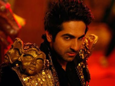 Nautanki Saala Movie Review: Ayushmann, Kunal Are Effortlessly Hillarious