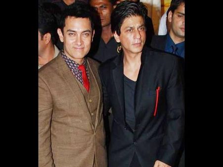 Aamir Khan finds Shahrukh Khan distracting!