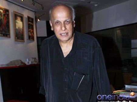 Mahesh Bhatt to play Aditya Roy Kapoor's father in Aashiqui 2
