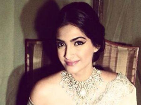 Don't pick simple roles for people to notice my acting: Sonam