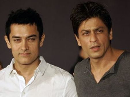 When Shahrukh Khan stole the limelight from Aamir Khan!