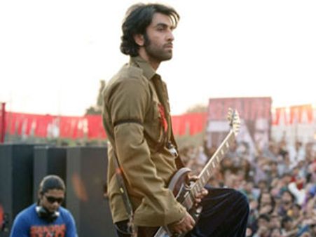 Neither Deepika nor Katrina; Ranbir wants to travel alone!