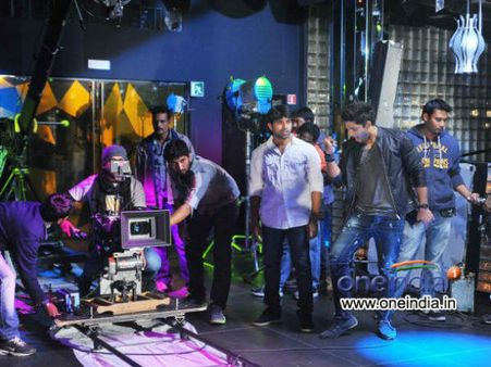 Latest Shooting Photos of Allu Arjun's Iddarammayilatho