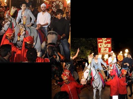 Farhan Akhtar's unique idea to promote Fukrey on horses!