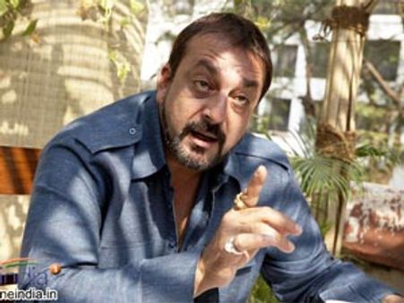 Terrorist Ajmal Kasab comes to haunt Sanjay Dutt in jail!