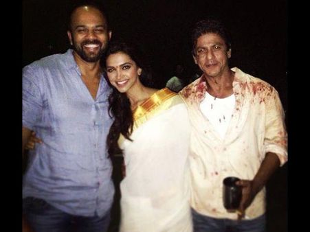 New Pictures: Shahrukh Khan, Deepika Padukone on Chennai Express sets