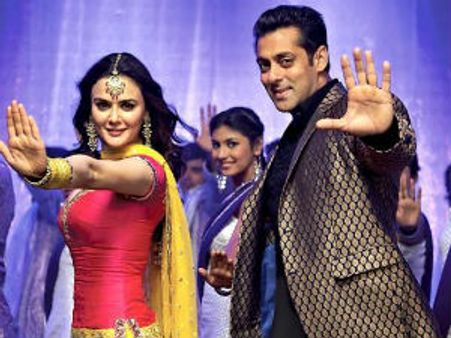 Ishkq In Paris: Movie Review