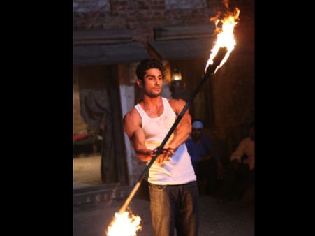 Prateik does a fire dance in his upcoming movie ‘Issaq’