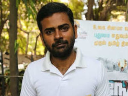 Alphonse Putharen in talks with B-Town producers for Neram remake