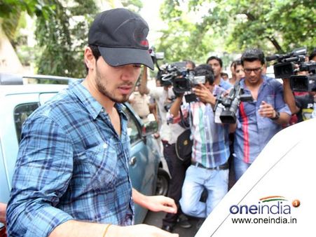 In Pics: Jiah Khan's boyfriend Suraj Pancholi attends her funeral