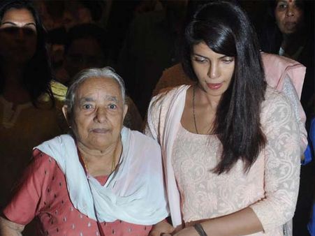 Pics: Kareena, Karisma, Deepika at prayer meet of Priyanka's father