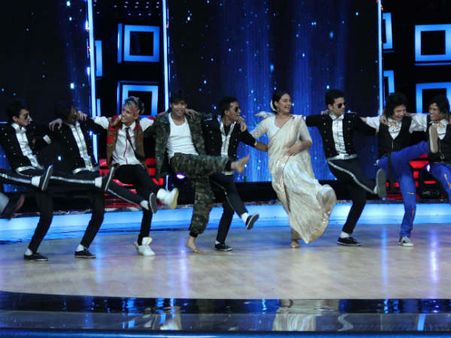 Lootera's Ranveer and Sonakshi's turn to dance on India's Dancing Superstar!