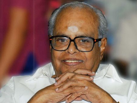 K Balachander praises Thillu Mullu