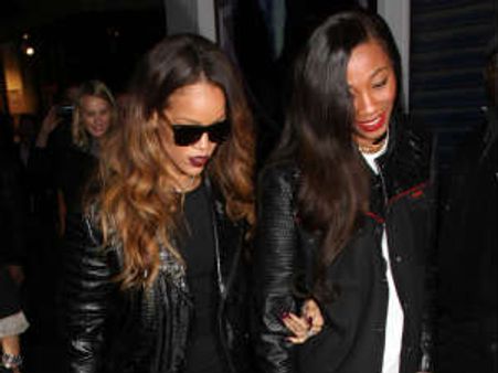 Rihanna, Delevingne plan luxury holiday trip