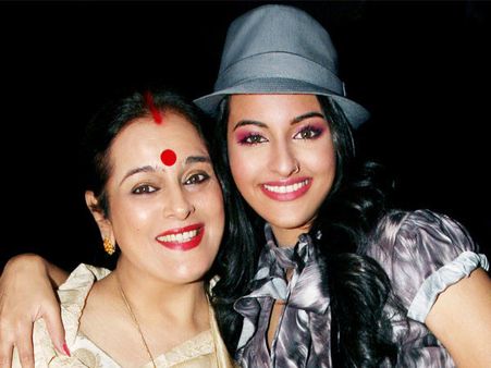 Why Sonakshi Sinha's mom came to the sets of Lootera?