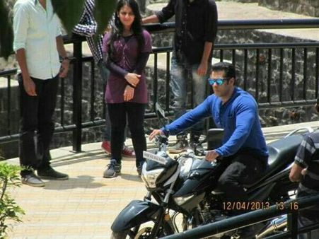 Wanna watch the making of Salman Khan's Mental?