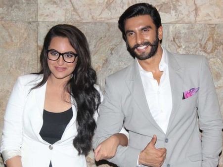 Ranveer-Sonakshi's Lootera gets a thumbs up from Bollywood
