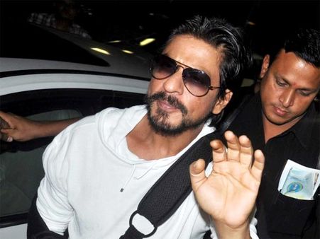 In Photos: SRK, Katrina leaving for IIFA, 2013, Macau