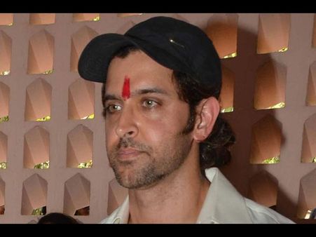 Pictures: Bollywood celebrities visit Hrithik Roshan in Hospital