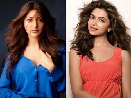 Deepika-Anushka kiss and makeup at SRK's party