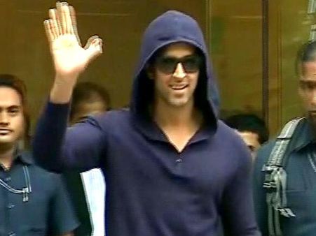 Hrithik discharged from hospital, feels fantastic