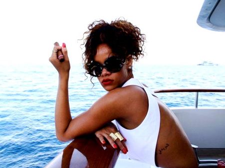 Rihanna's 3-hour-delay angered fans