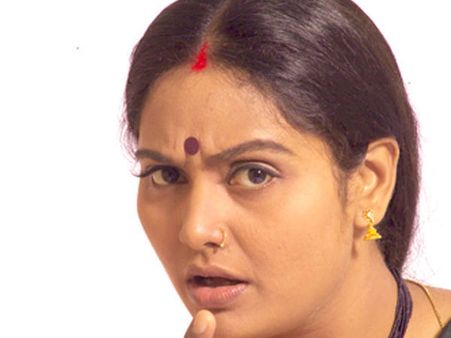 I'm not a coward to attempt suicide: Shruthi