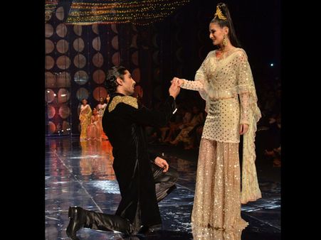 When Prateik Went Down On Knees For Issaq Co-Star Amyra