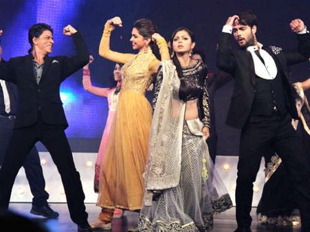 Shahrukh Khan, Deepika Padukone's Latest Express Stop At Madhubala