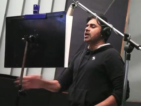 Photos: Pawan Kalyan Sings Kaatam Raayuda For Attarintiki Daredi