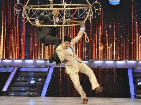 Best Hosts On Indian TV Today, Big B, Kapil, Salman, Manish, Rithvik...
