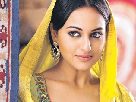 Sonakshi Sinha Defends Her Mother