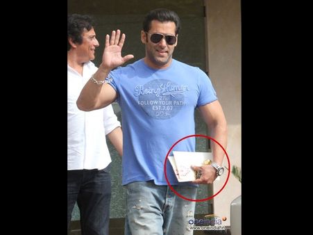 In Pics: Salman Bhai! Are Those Your Wedding Cards?