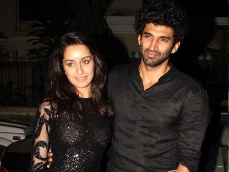 Aditya Roy Kapur-Shraddha Kapoor's Night Acts Grab Eyeballs