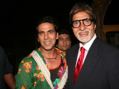 Big B Introduces Akshay Kumar
