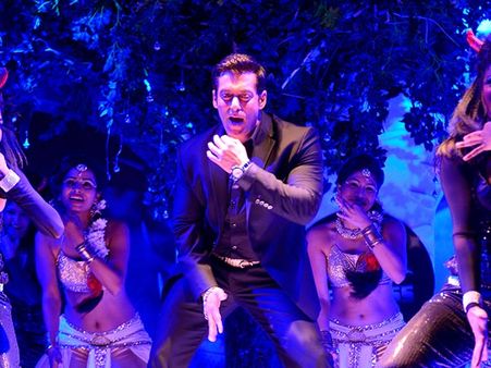 Photos: Bigg Boss Saath 7 Launched To Merge Heaven And Hell On TV!