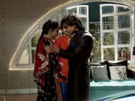 Qubool Hai: Ayaan Asks Asad To Give Him, His Bride, Zoya!