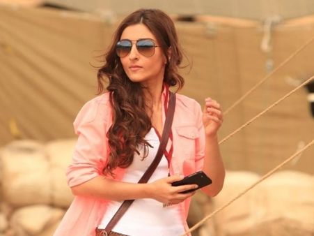 Soha Ali Khan Plans A Low-Budget Gift For Bhabijaan Bebo!