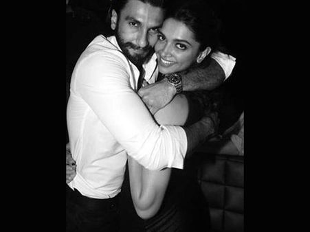 Ranveer Singh Visits Deepika Padukone At Shahrukh's Dubai Home