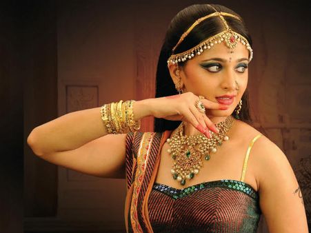 Anushka Shetty Has No Time For New Films