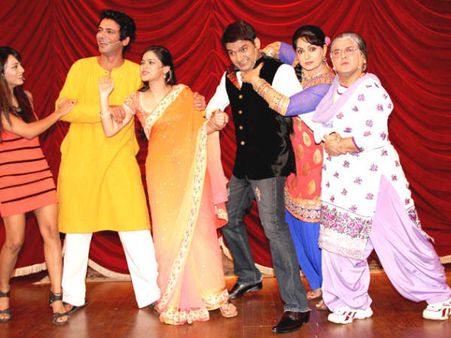 Comedy Nights With Kapil Success Secret - Dadi, Gutthi, Bua, Bittu And Bittu's Wife