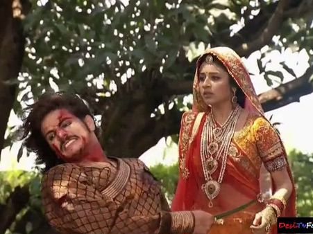 Jodha Akbar: Jodha Puts Jalal's Life In Danger, Gets A Tight Slap From Ruks!