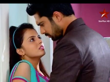 Iss Pyaar Ko Kya Naam Doon 2: Anjali Insults Astha; Astha Resigns