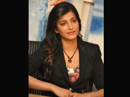 Ramayya Vasthavayya Success Meet: Shruti Hassan Defends Her Cameo