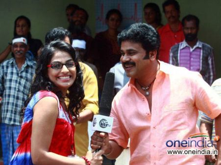 Nadodi Mannan Movie Review - An Average Fare