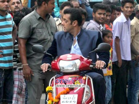 Salman Khan Loses His Temper Again