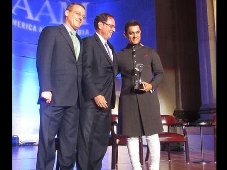 Photos: Aamir Khan Honored In US For Satyamev Jayate